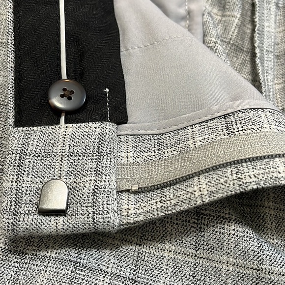 Ann Taylor Ankle Pant. Size 12 - Picture 5 of 8